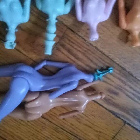 Monster High Ever after High lot of 100 doll bodies - Picture 9 of 10